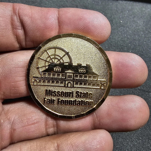 2004 Missouri State Fair Now Thats Fun Gold Tone Collectible Token Coin Medal - Picture 2 of 3